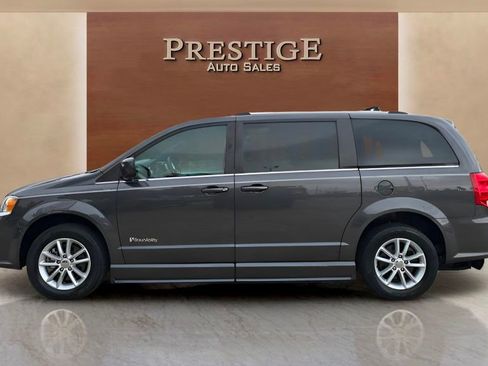 Used 2020 Dodge Grand Caravan SXT image 42