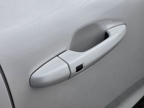 Used 2019 Kia Niro EX image 13