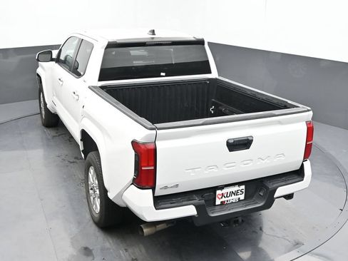 Used 2024 Toyota Tacoma SR5 AWD/4WD image 30