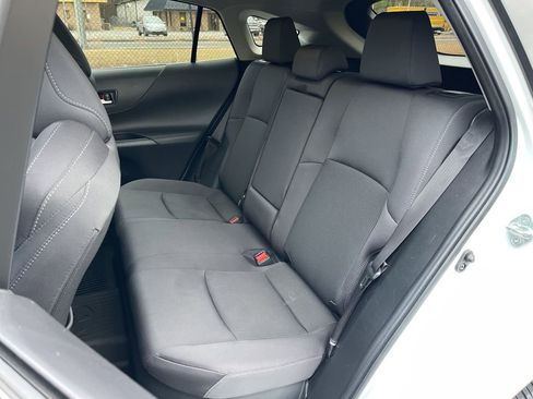 Used 2023 Toyota Venza LE image 19