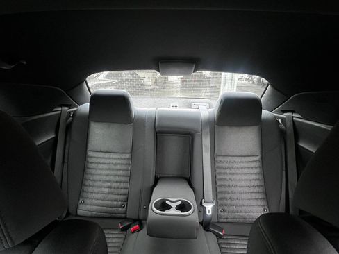 Used 2013 Dodge Challenger SXT image 21