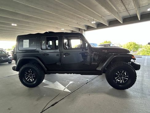 Used 2026 Jeep Wrangler Unlimited Rubicon AWD/4WD image 6