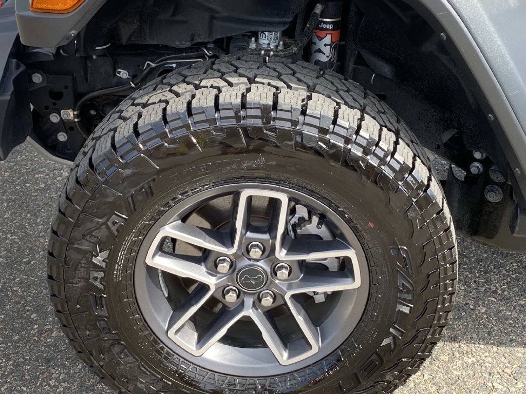 Certified 2026 Jeep Gladiator Mojave AWD/4WD image 28