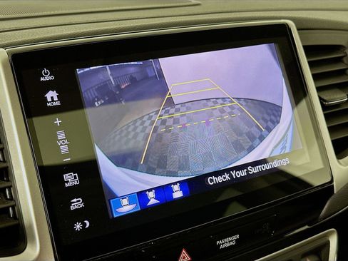 Used 2017 Honda Pilot Touring image 15