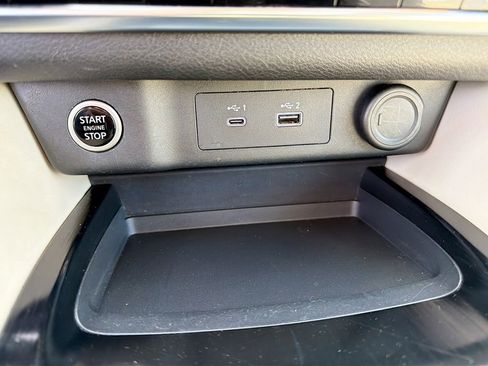 Used 2023 Nissan Rogue SL image 32