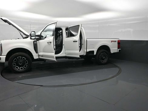Used 2024 Ford F250 Platinum AWD/4WD image 37