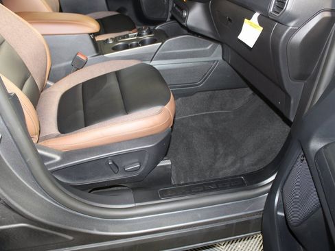 Certified 2025 Ford Bronco Sport Outer Banks w/ Outer Banks Tech Package+ image 11