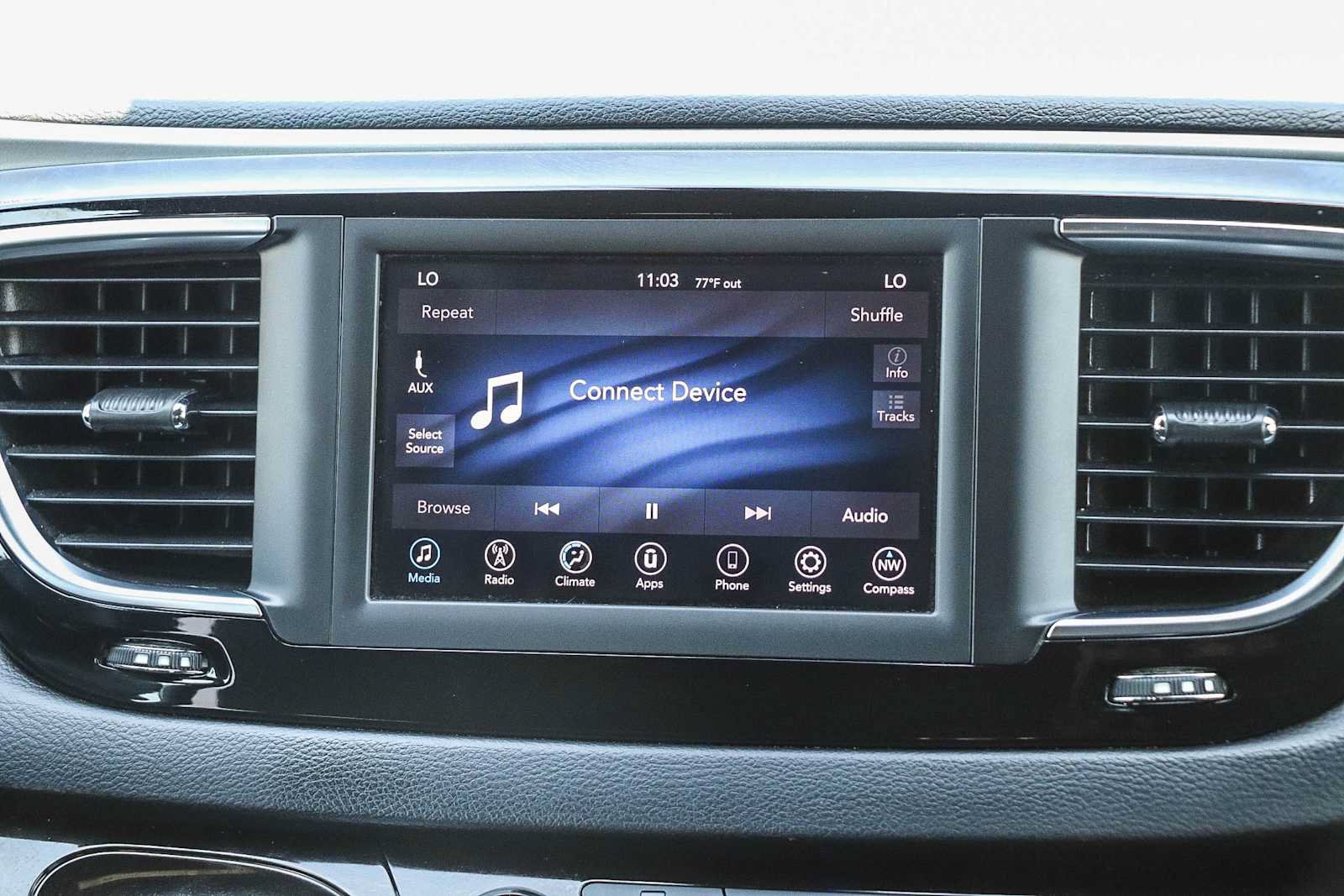 Used 2018 Chrysler Pacifica Touring Plus w/ S Appearance Package FWD image 15