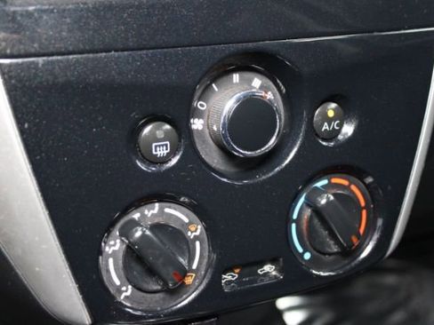 Used 2017 Nissan Versa SV w/ SV Special Edition Package image 16