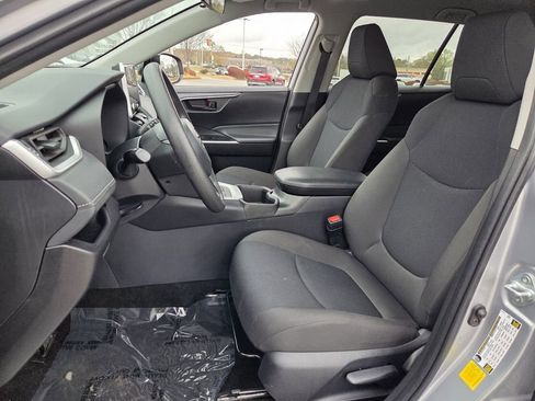 Used 2025 Toyota RAV4 LE image 5