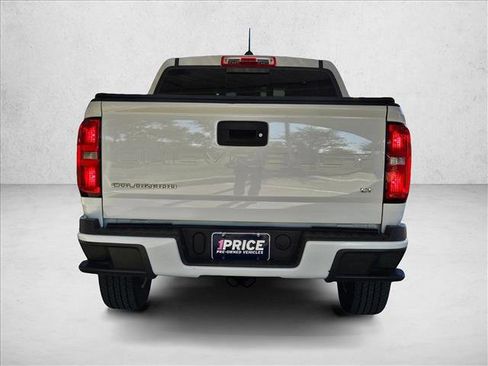 Used 2022 Chevrolet Colorado LT w/ LT Convenience Package image 6