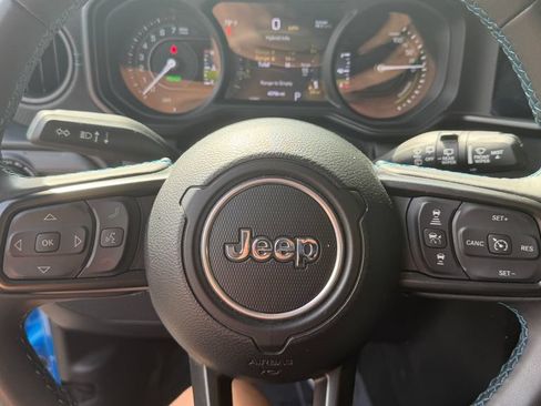 Used 2024 Jeep Wrangler Unlimited Rubicon 4xe AWD/4WD image 13