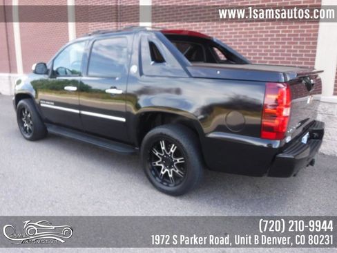 Used 2013 Chevrolet Avalanche LTZ image 4