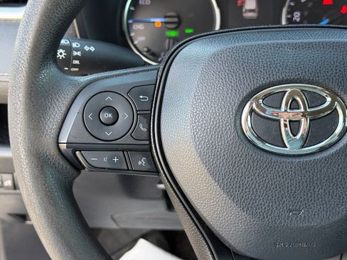 Used 2020 Toyota RAV4 LE image 15