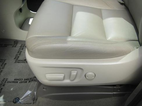 Used 2020 Toyota Sienna XLE image 20