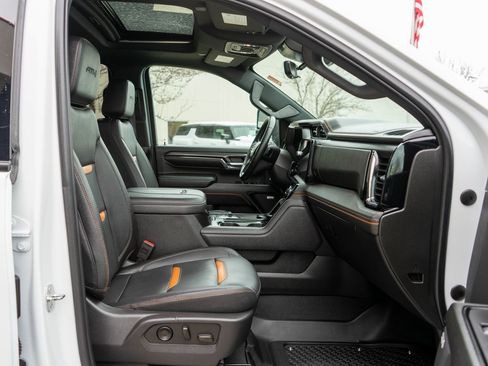 Used 2024 GMC Sierra 2500 AT4 w/ AT4 Premium Plus Package image 10