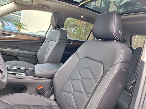 New 2026 Volkswagen Atlas SE image 11