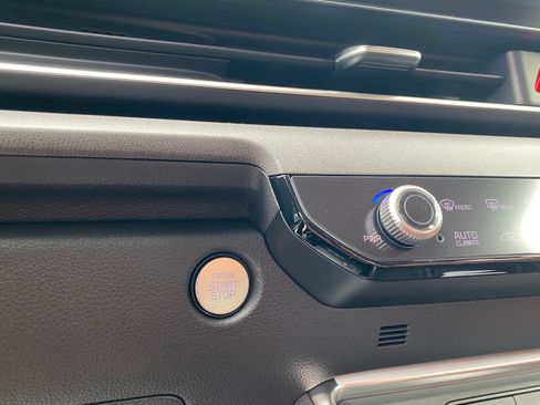 New 2026 Kia Carnival EX FWD image 18