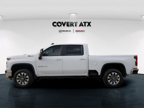 Used 2022 Chevrolet Silverado 2500 LT w/ Convenience Package image 5