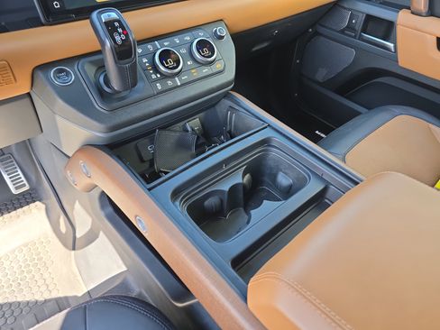 Used 2021 Land Rover Defender 110 X image 30