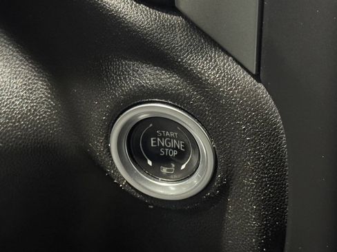 Used 2021 Chevrolet Silverado 1500 LT image 33