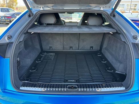 Used 2020 Lamborghini Urus Base image 18