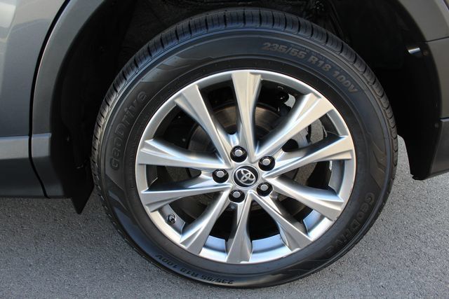 Used 2016 Toyota RAV4 Limited w/ Advanced Technology Package AWD/4WD image 7