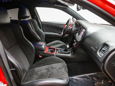 Used 2022 Dodge Charger R/T w/ Plus Group RWD image 19