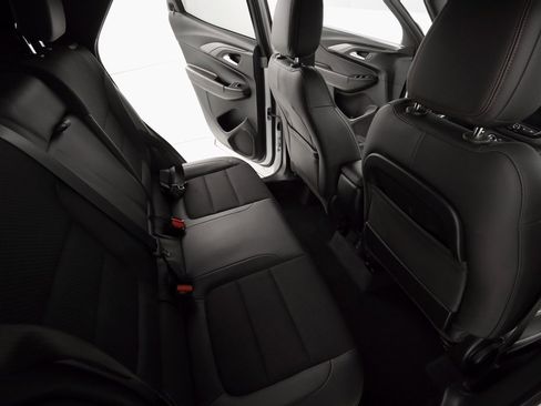 Used 2021 Chevrolet TrailBlazer RS w/ Technology Package image 12