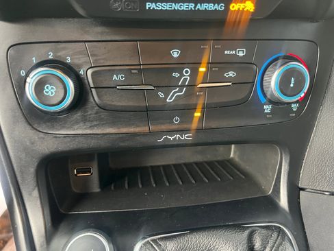 Used 2017 Ford Focus ST image 30