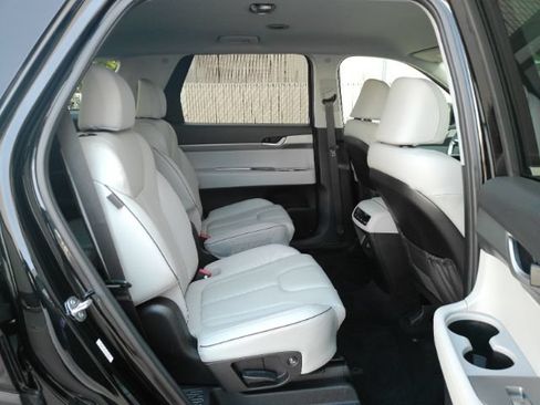 Used 2024 Hyundai Palisade SEL FWD image 23