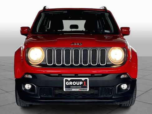 Used 2018 Jeep Renegade Latitude image 3