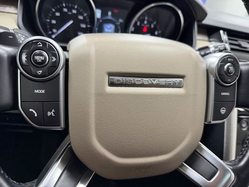 Used 2017 Land Rover Discovery HSE image 18