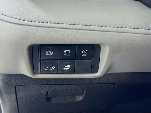 Used 2023 Toyota Highlander Platinum FWD image 10