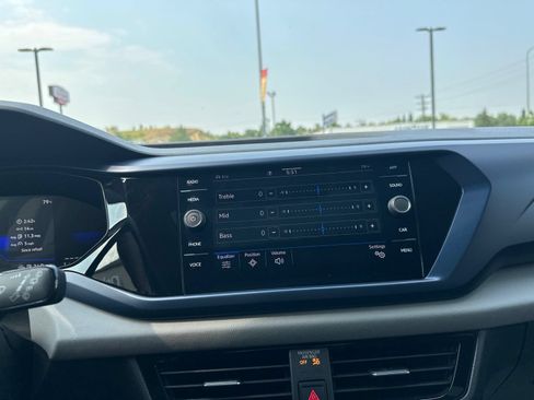 Certified 2023 Volkswagen Taos SE w/ Panoramic Sunroof Package AWD/4WD image 53