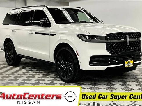 Used 2025 Lincoln Navigator Reserve w/ Jet Appearance Package AWD/4WD image 1