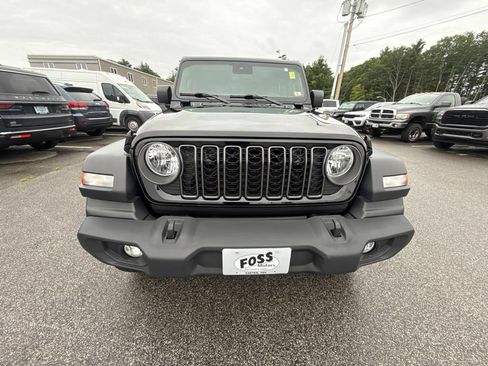 Used 2024 Jeep Wrangler Unlimited Sport AWD/4WD image 8