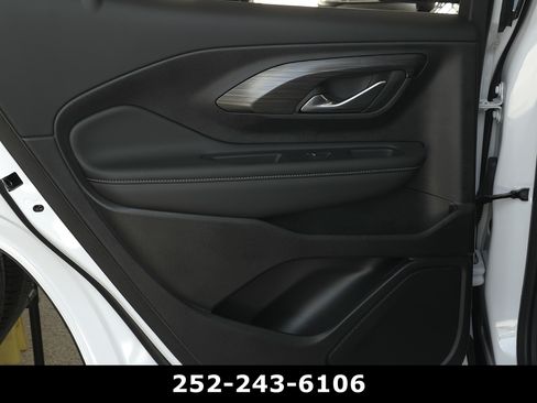Used 2024 GMC Terrain SLT w/ Infotainment Package II AWD/4WD image 31