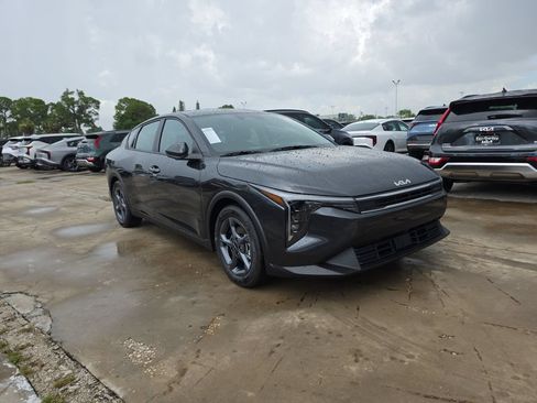 New 2026 Kia K4 FWD image 2