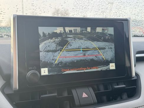 Used 2025 Toyota RAV4 XLE image 4