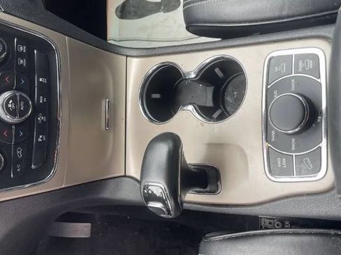 Used 2014 Jeep Grand Cherokee Overland w/ Advanced Technology Group AWD/4WD image 23