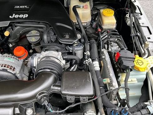 Used 2019 Jeep Wrangler Unlimited Sport S AWD/4WD image 32