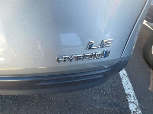 Used 2023 Toyota Sienna LE AWD/4WD image 7