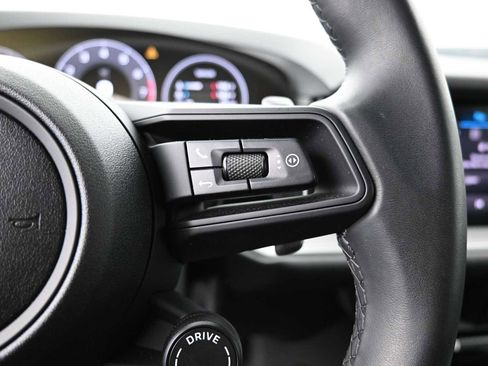 Certified 2025 Porsche Cayenne AWD/4WD image 10