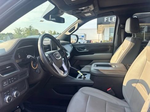 Used 2023 GMC Yukon XL SLT w/ SLT Premium Package AWD/4WD image 10
