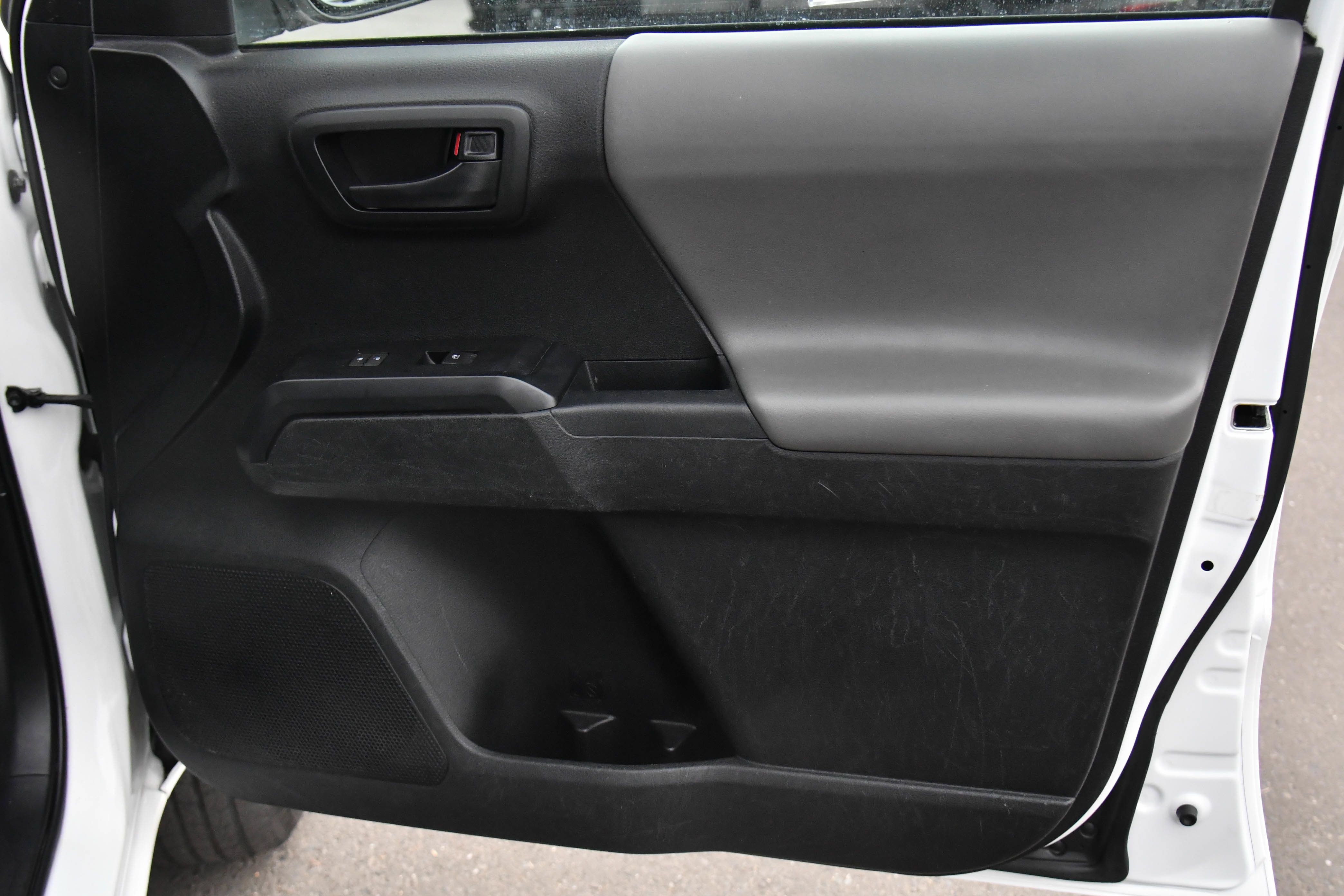 Used 2021 Toyota Tacoma SR RWD image 39