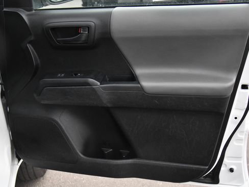 Used 2021 Toyota Tacoma SR RWD image 39