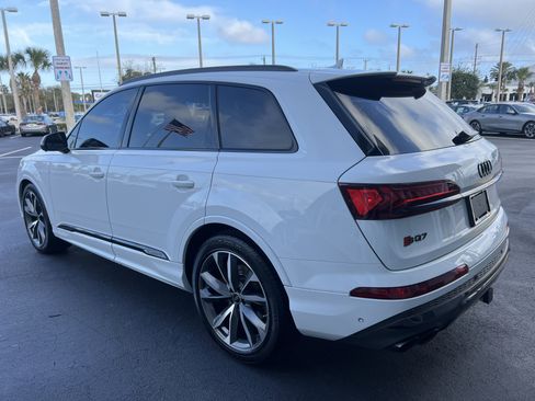 Used 2023 Audi SQ7 Prestige w/ Sport Package image 12