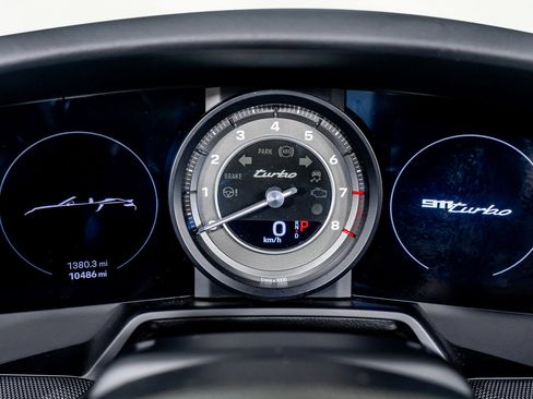 Used 2022 Porsche 911 Turbo image 39