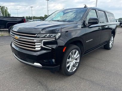 Used 2024 Chevrolet Suburban High Country w/ Premium Package 2